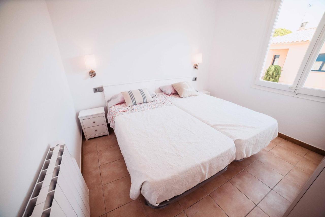 Apartamento Reformado A 2 Minutos De La Playa En Calella! 卡莱利亚德帕拉弗鲁赫尔 外观 照片