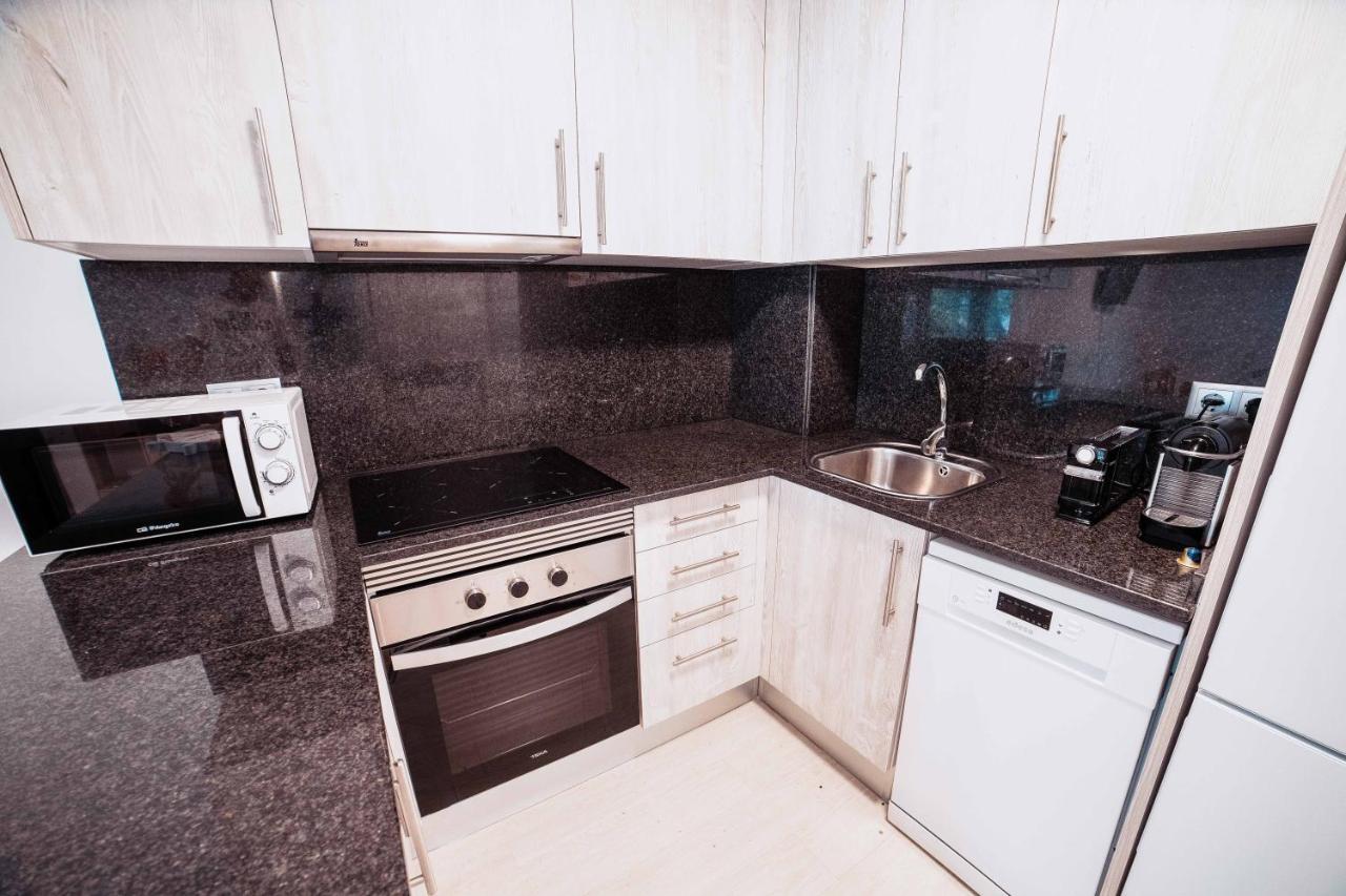 Apartamento Reformado A 2 Minutos De La Playa En Calella! 卡莱利亚德帕拉弗鲁赫尔 外观 照片