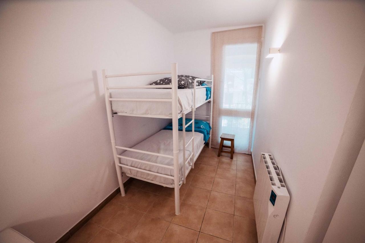 Apartamento Reformado A 2 Minutos De La Playa En Calella! 卡莱利亚德帕拉弗鲁赫尔 外观 照片