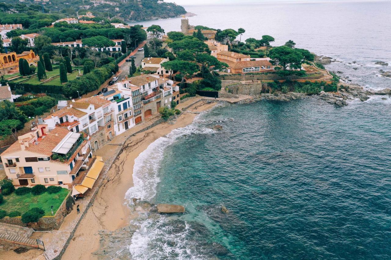 Apartamento Reformado A 2 Minutos De La Playa En Calella! 卡莱利亚德帕拉弗鲁赫尔 外观 照片
