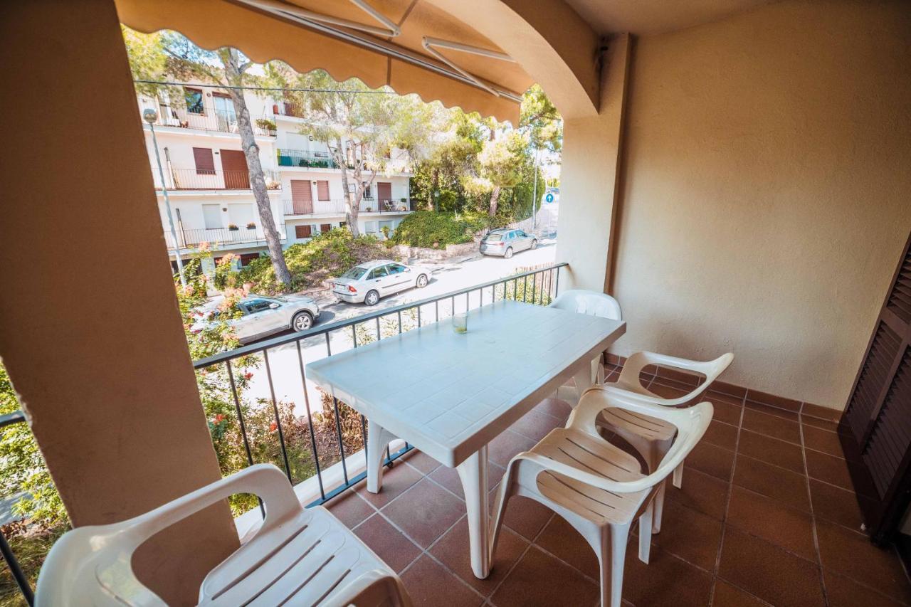 Apartamento Reformado A 2 Minutos De La Playa En Calella! 卡莱利亚德帕拉弗鲁赫尔 外观 照片