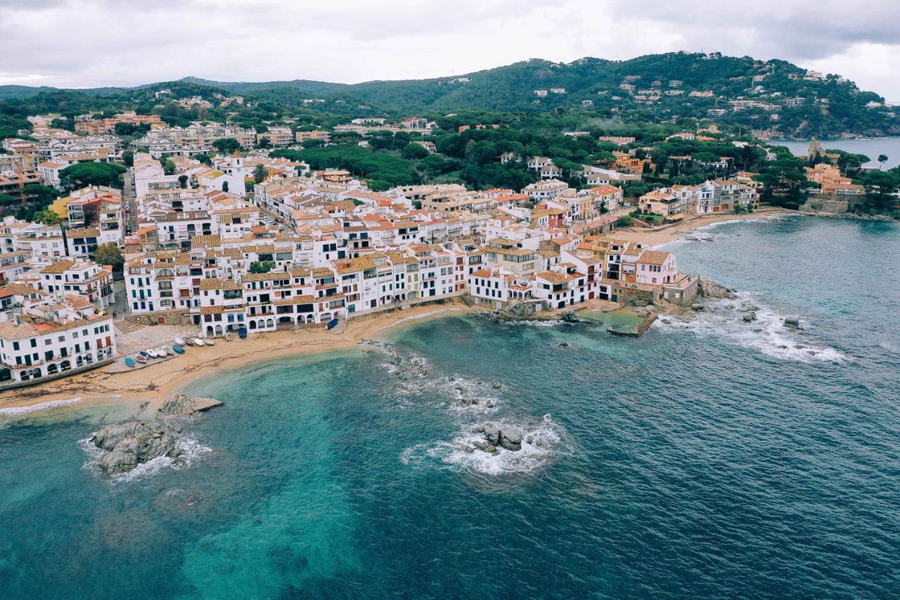Apartamento Reformado A 2 Minutos De La Playa En Calella! 卡莱利亚德帕拉弗鲁赫尔 外观 照片