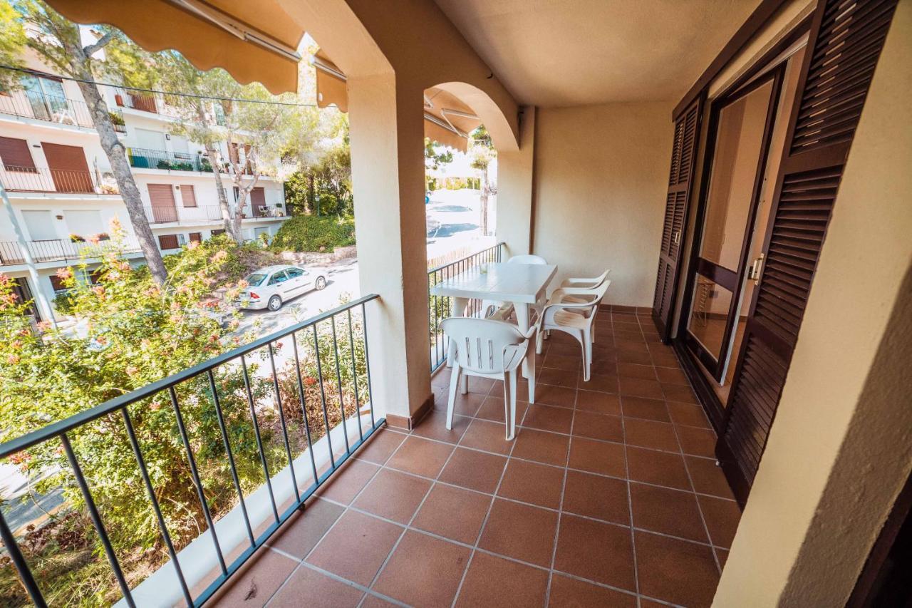 Apartamento Reformado A 2 Minutos De La Playa En Calella! 卡莱利亚德帕拉弗鲁赫尔 外观 照片